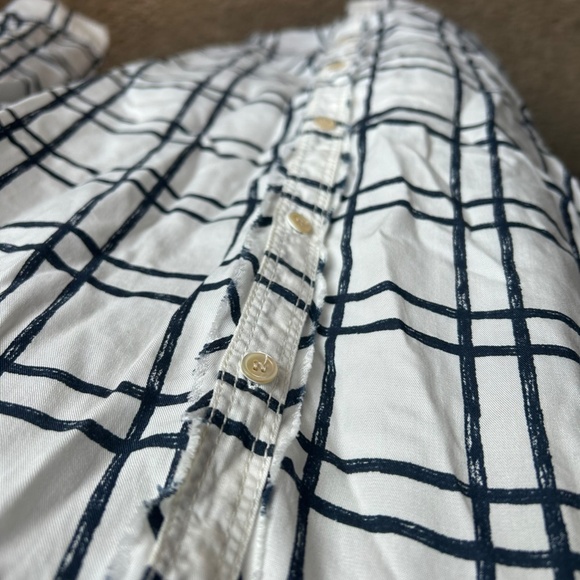 LL Bean Signature Collarless Lighweight Button Down - Picture 9 of 9